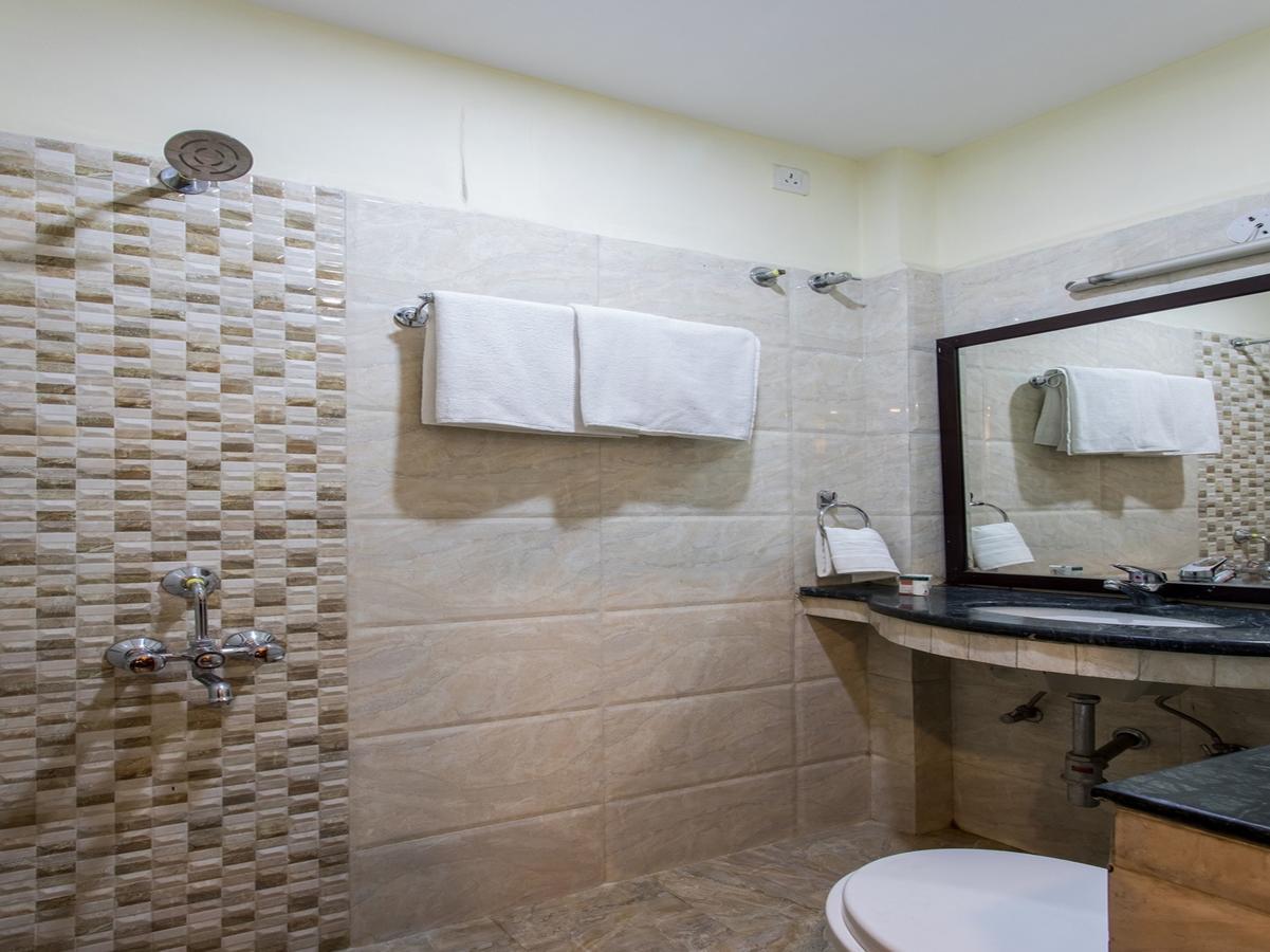 אינדורה Oyo 11945 Hotel Glory Palace מראה חיצוני תמונה